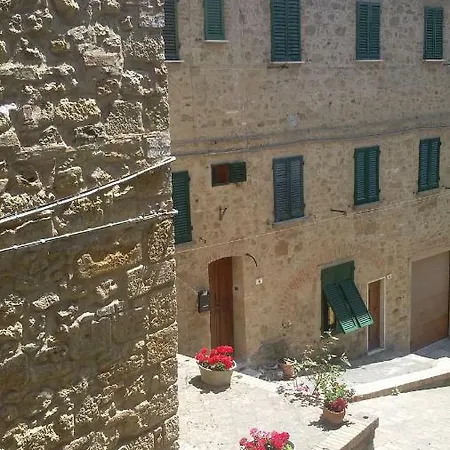 Apartment Poggetto Quattro Piano 1 *
